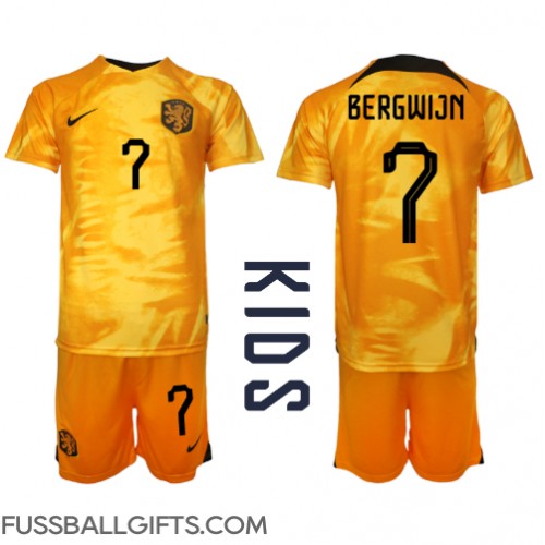 Niederlande Steven Bergwijn #7 Fußballbekleidung Heimtrikot Kinder WM 2022 Kurzarm (+ kurze hosen)